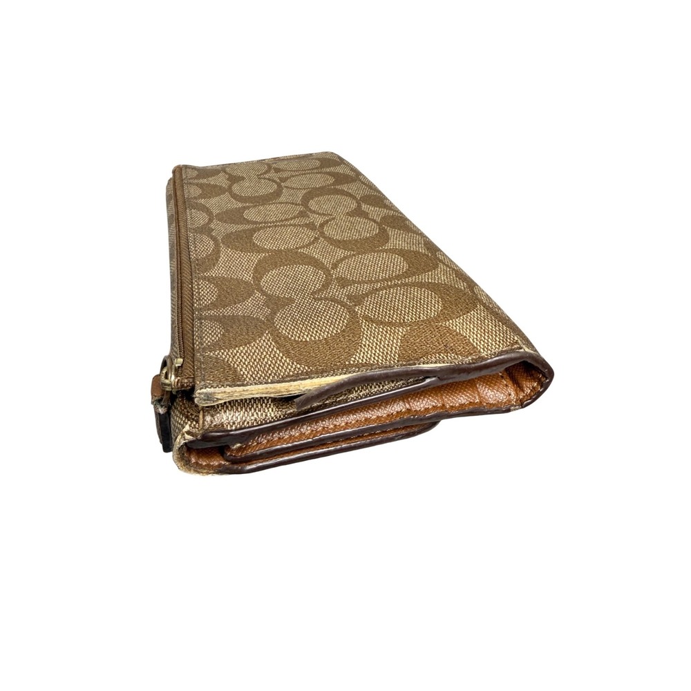 Coach Peyton Signature Wallet - Picture 6 of 8